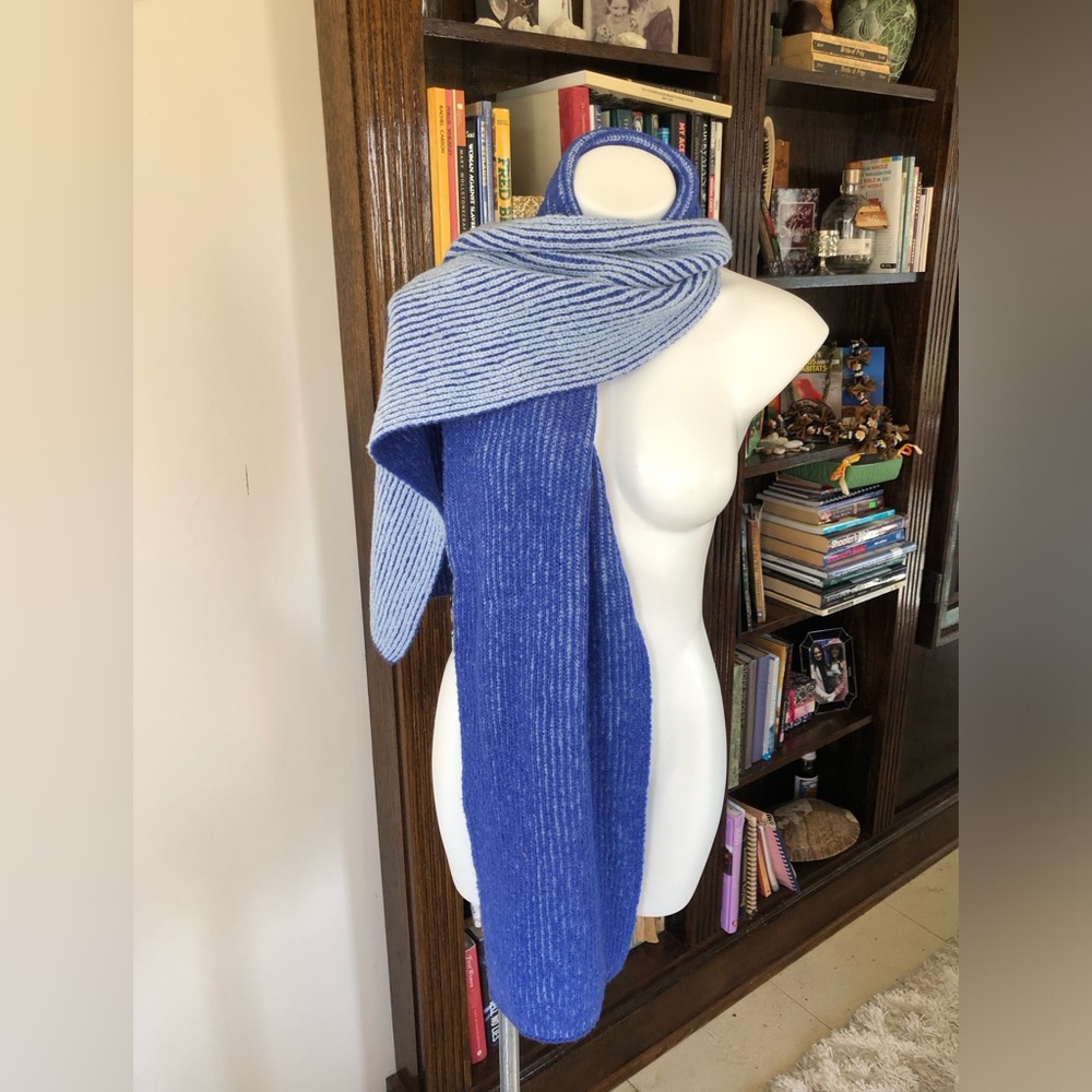 NWOT scarf